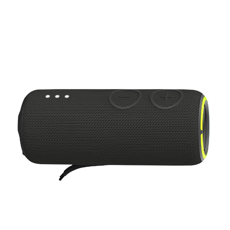 D7.8*H18.8 Cm Bluetooth Outdoor Speakers 3.7v 3600mah Battery Capacity In Yard